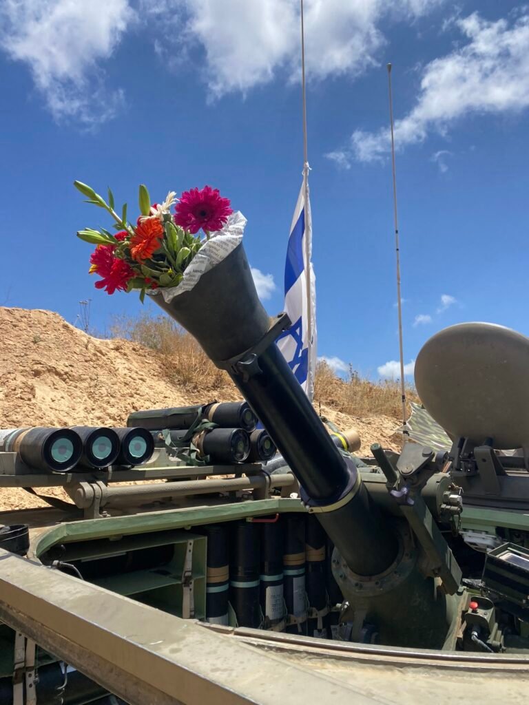 Bringing group to visit soldiers on Gaza Border