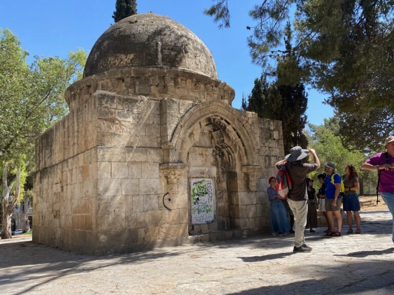 Tomb site near Mamila Pool